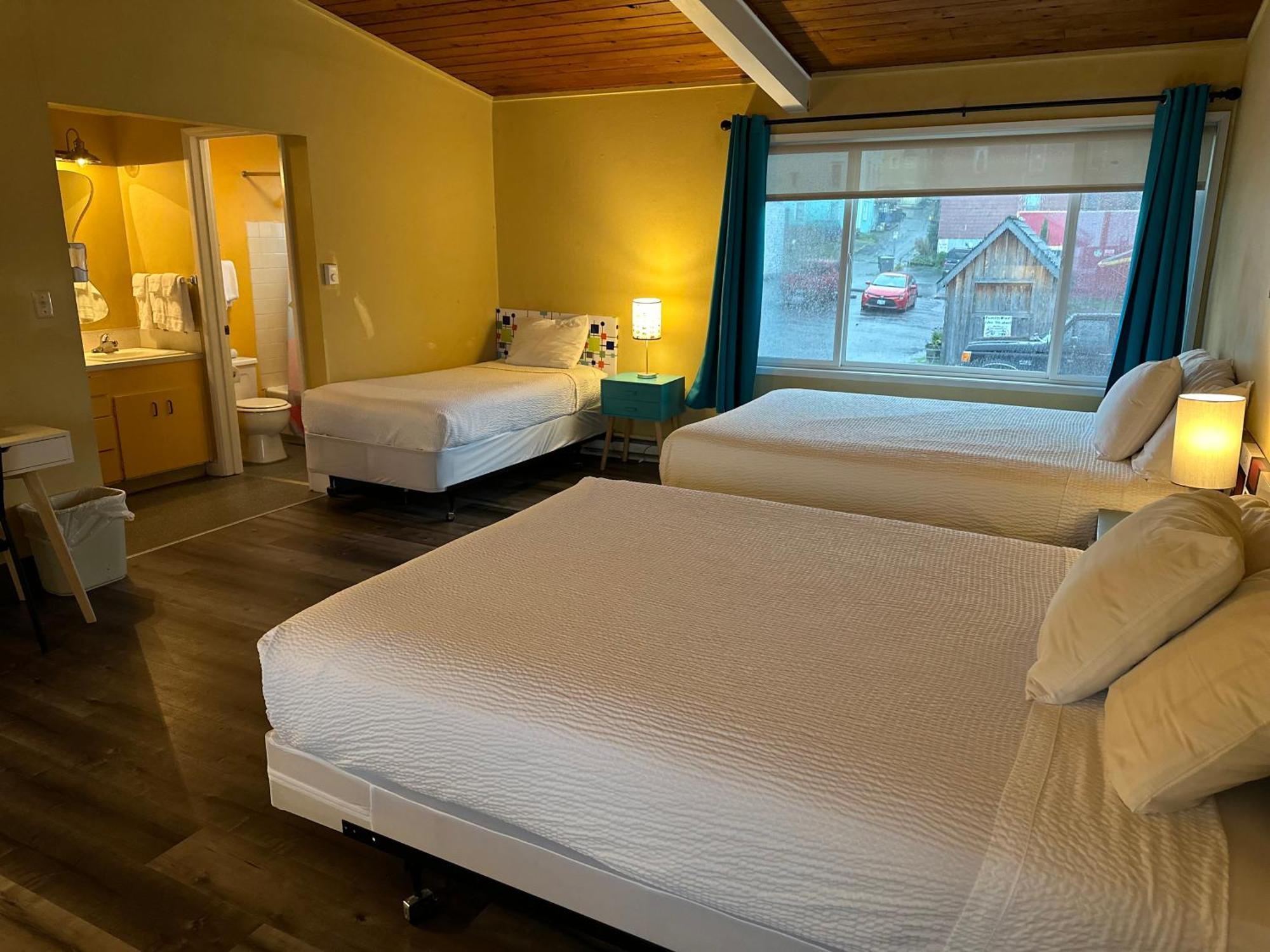 Atomic Motel Astoria Bagian luar foto